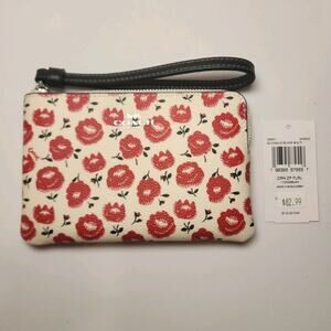 Coach Corner Zip Wristlet With Floral Print In Canvas/Silver/Chalk Multi CBP21